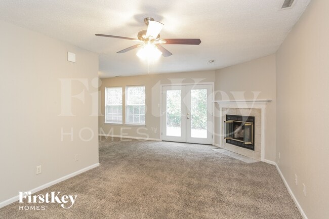 Photo - 5982 Redcliff N Ln