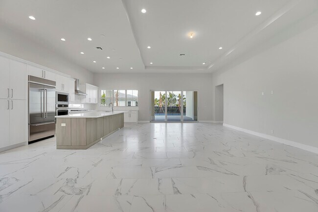 Photo - 9341 Crestview Cir