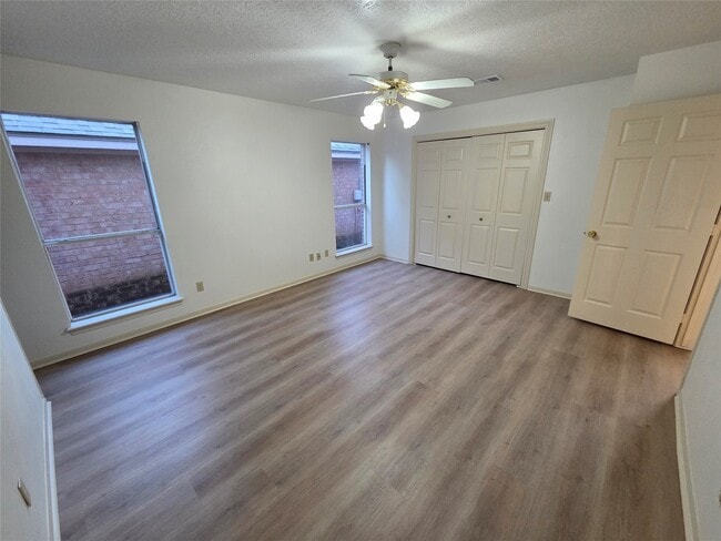 Photo - 42 Silver Creek Dr