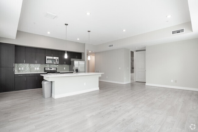 2BR, 2BA - 1471SF - Living Room