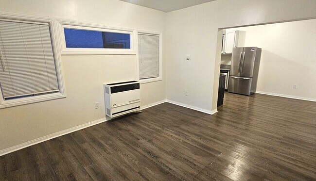 961-963 W 42ND STREET
