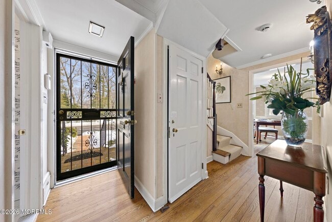 606 Bridlemere Ave