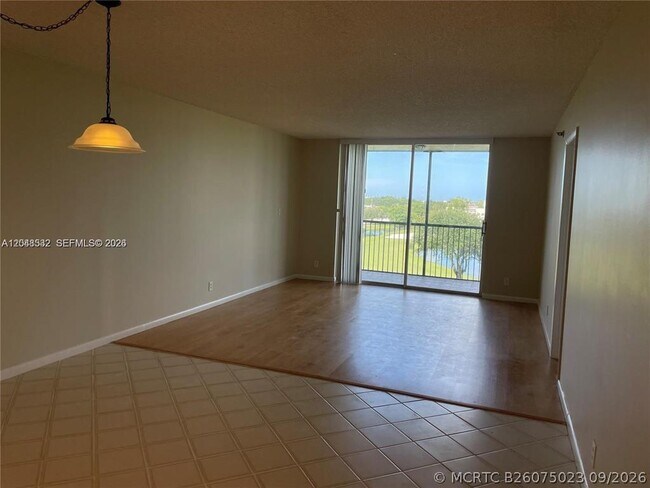 Photo - 3100 W Rolling Hills Cir Unit 502