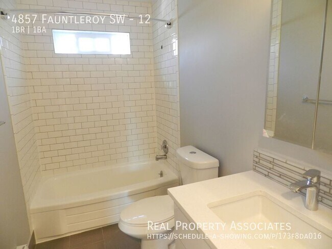 Photo - 4857 Fauntleroy Wy SW Unit 12