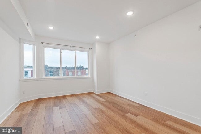 Photo - 2904 W Diamond St Unidad 4
