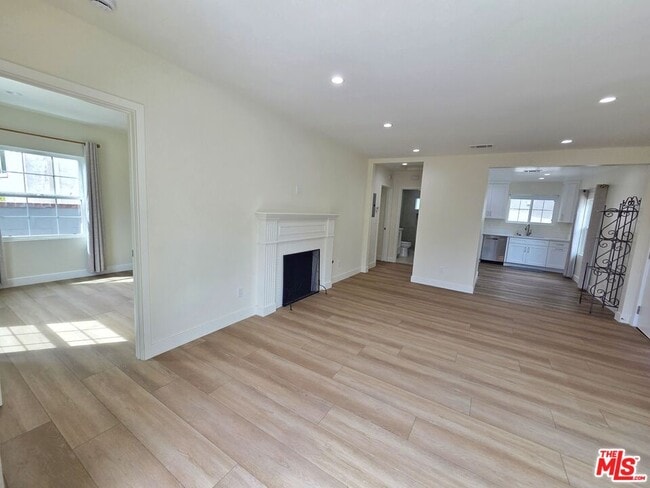 Photo - 1165 Stanford St