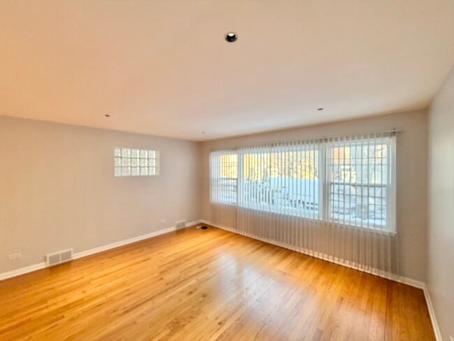 Photo - 5626 N Central Ave Unit 1