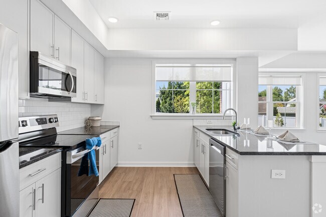 2BR, 2BA - 1,115SF - Kitchen - Station at Hatboro