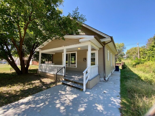 Photo - Beautifully Updated 4 Bed 2 Bath Home!