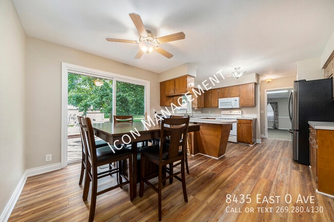 Photo - 8435 E O Ave