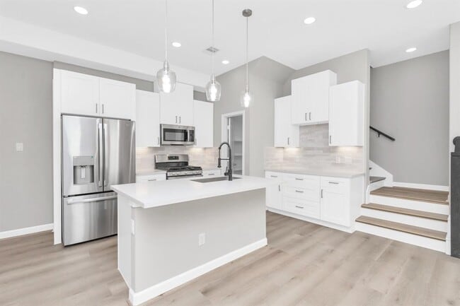 Building Photo - 2347 Hoskins Dr Rental