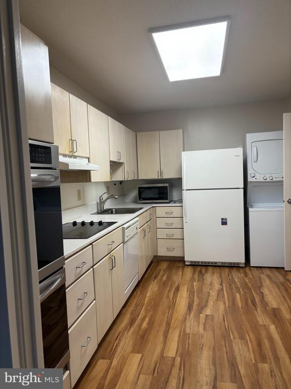 Photo - 8370 Greensboro Dr Unit 422
