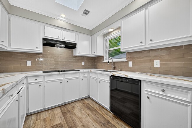 Photo - 3019 Jenny Dr