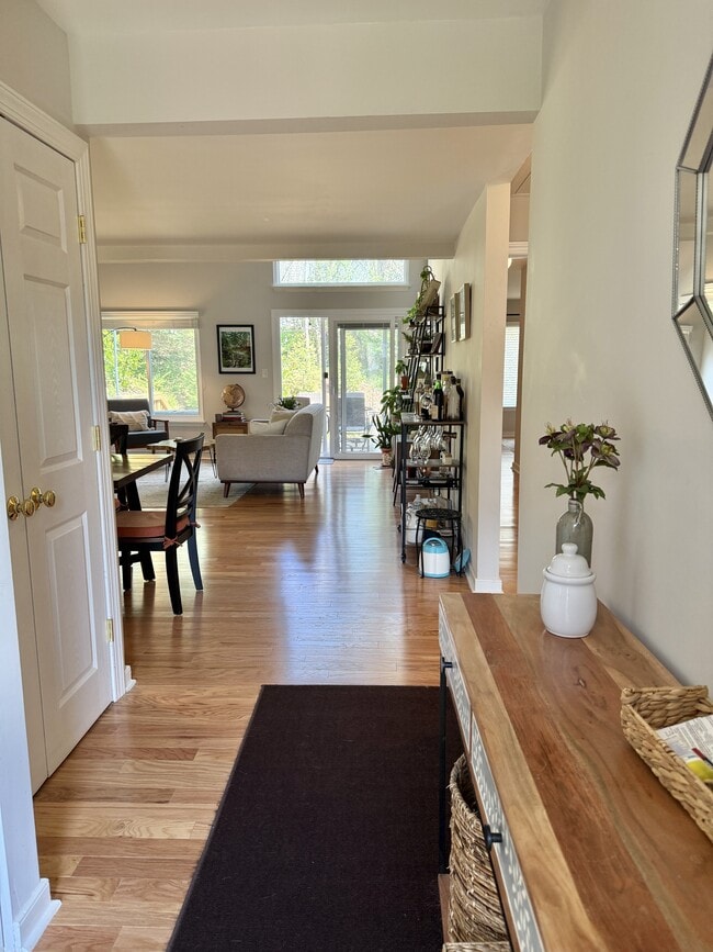 Photo - 980 Sutton Ct