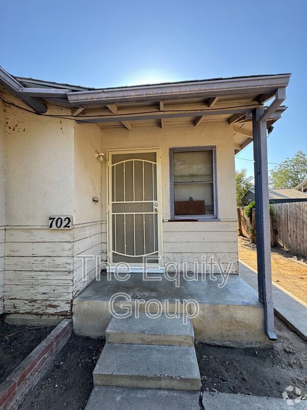 Building Photo - 702 N Jacob St Rental