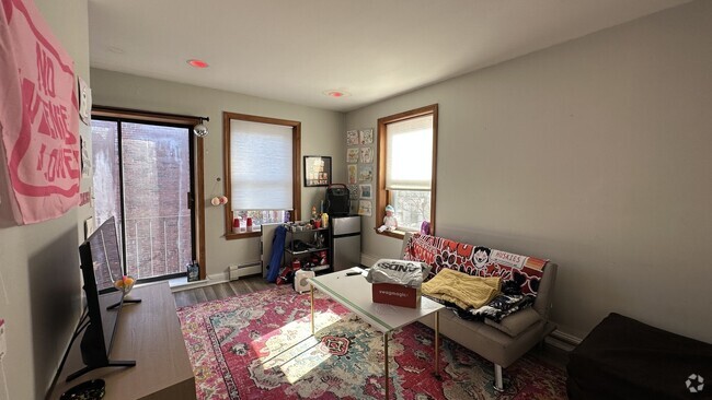 Building Photo - 17 Burney St Unit 3 Rental