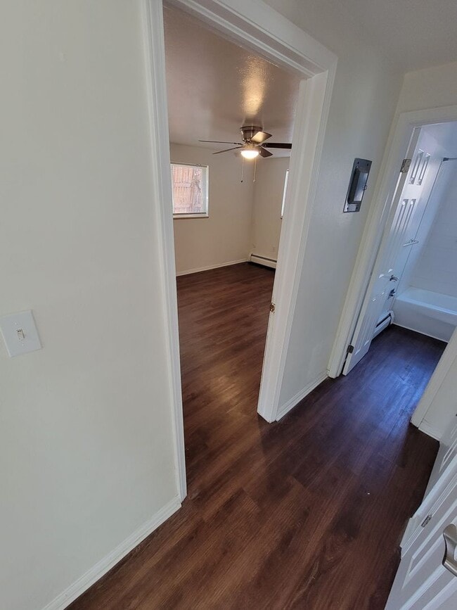 Photo - 2 bedroom 1 bath | Near downtown Golden | Lots of natural light | Unidad 1409 Utah St  A
