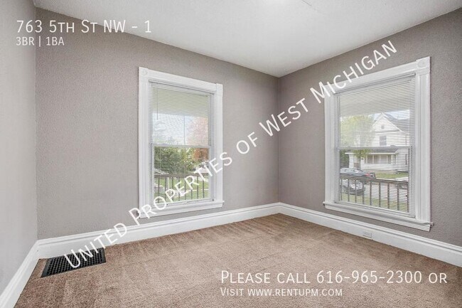 Photo - Available Now | Gorgeous 3 Bedroom 1 Bathr... Unidad 1