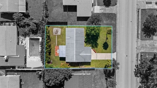 Photo - 818 Hampton Way