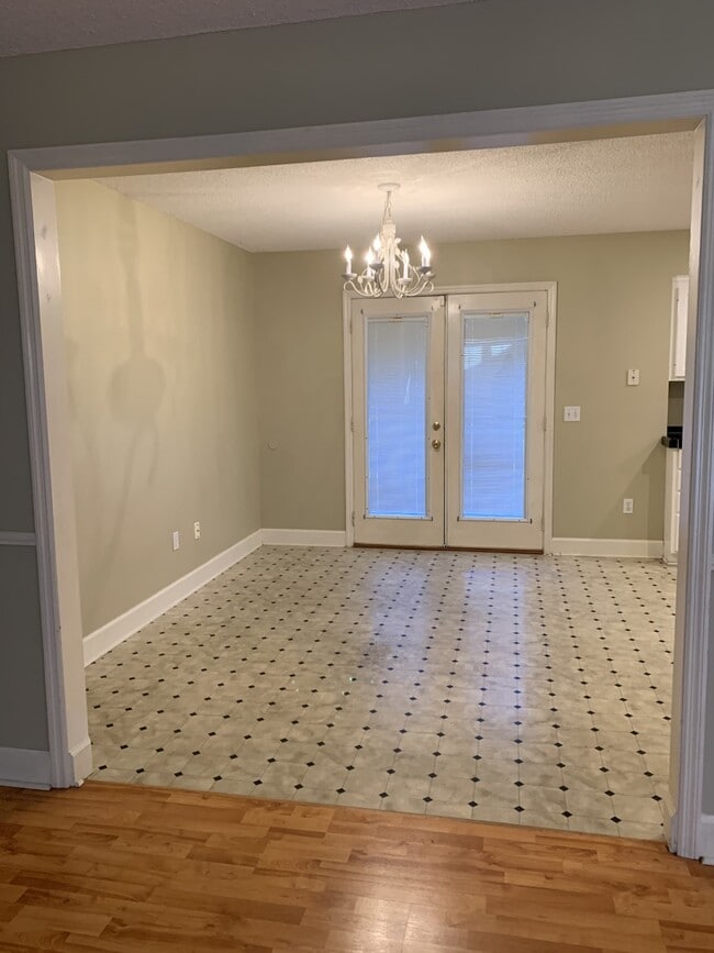 Photo - 1601 Red Fox Trail