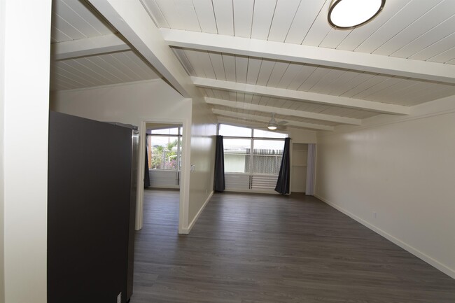 Photo - 723 Hoomalimali St