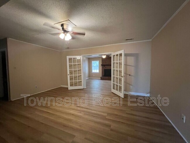 Photo - 6458 Easthampton Rd