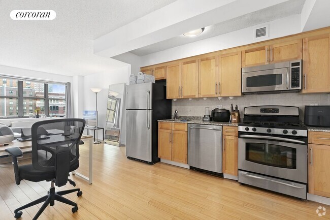 Building Photo - 516 W 47th St Rental