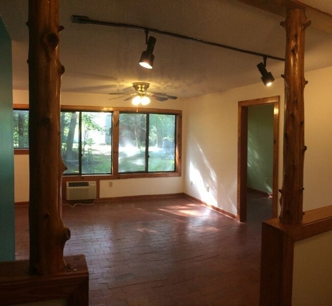 Photo - 106 Pleasant Dr Unidad A