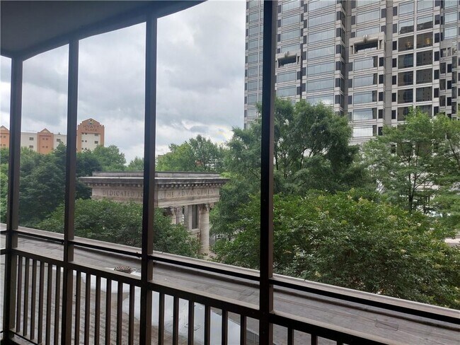 Photo - 300 W Peachtree St NW Unit 3I