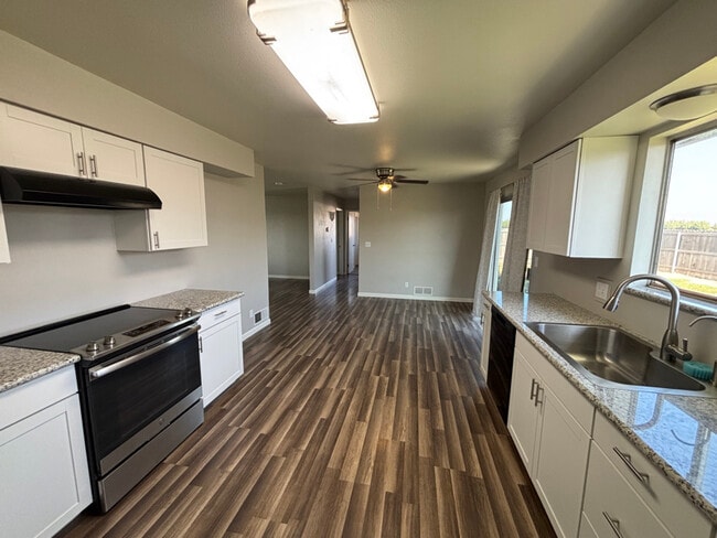 Photo - 23510 Rd 152