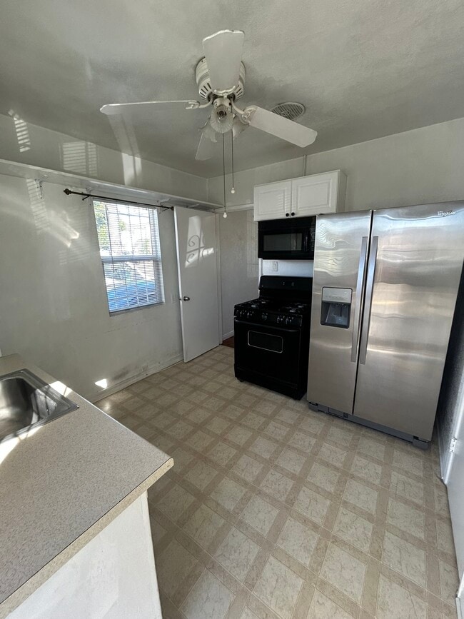 Photo - 1313 Termino Ave Unit Studio