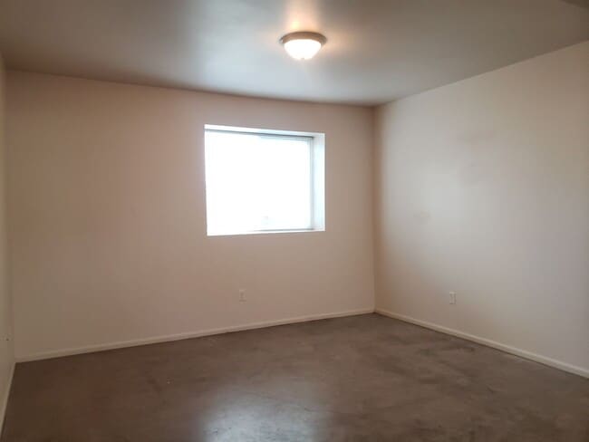 Photo - 1825-1827 Mill St Unidad 1827