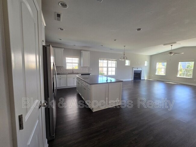 Photo - 5553 Marblehead Dr