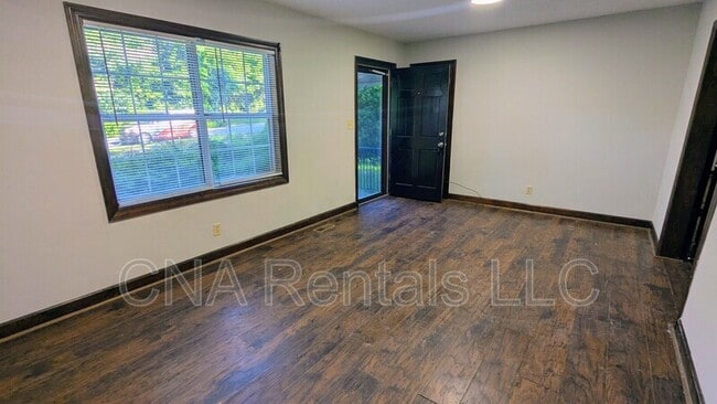 Photo - 104 E Acres Dr SE