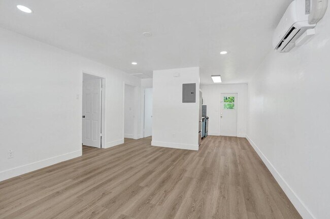 Photo - 2020 NE 15th St