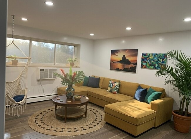 Building Photo - 195 Salem St Unit 14