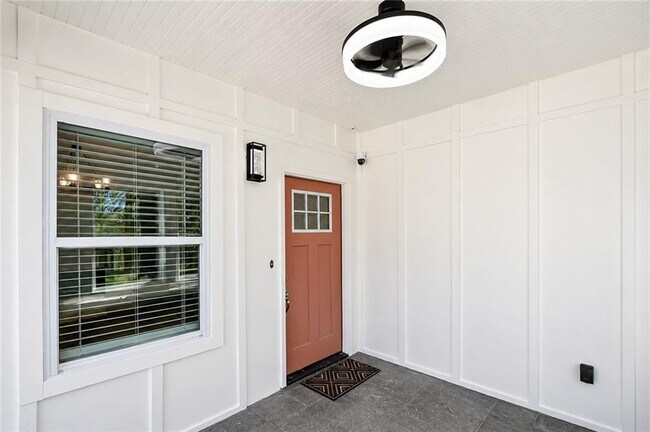 Photo - 2203 Wingate St SW