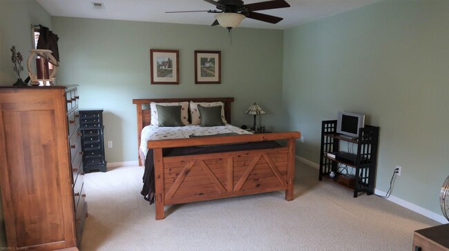 Photo - 3 Bedroom 2.5 Home in Christiansburg!