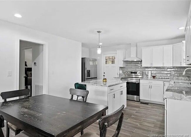 Photo - 150 Della Dr