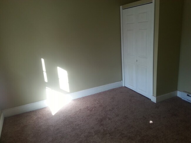 Photo - 184 E Huntingdon St