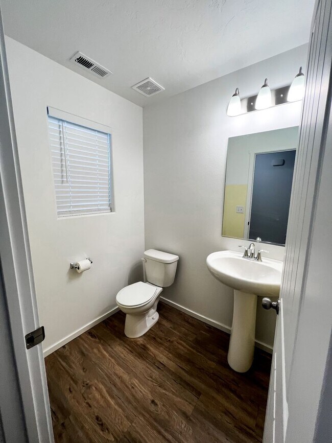 Photo - 645 E 35th Ave