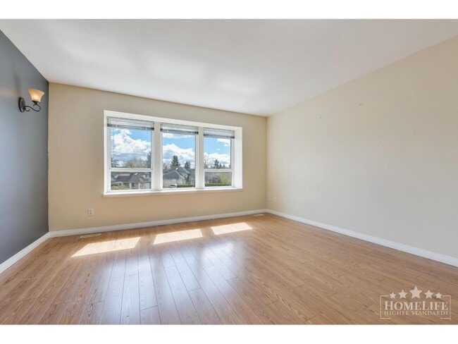 Photo - 6375-187A 187a St