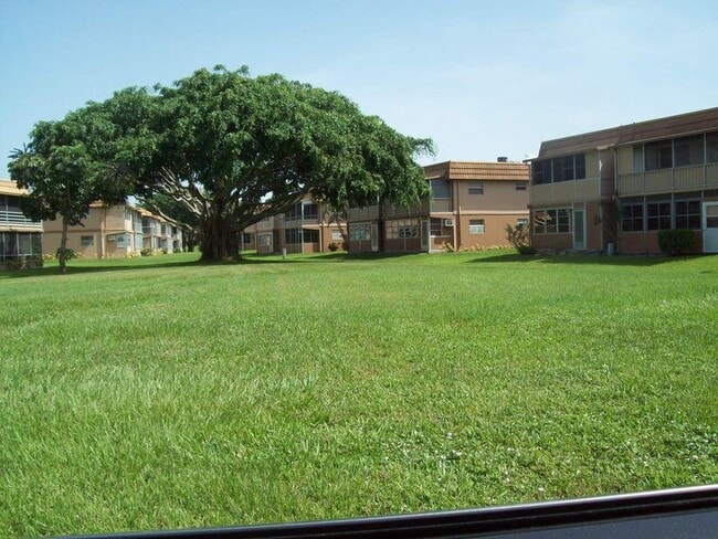 Photo - 347 Flanders Dr Unit H