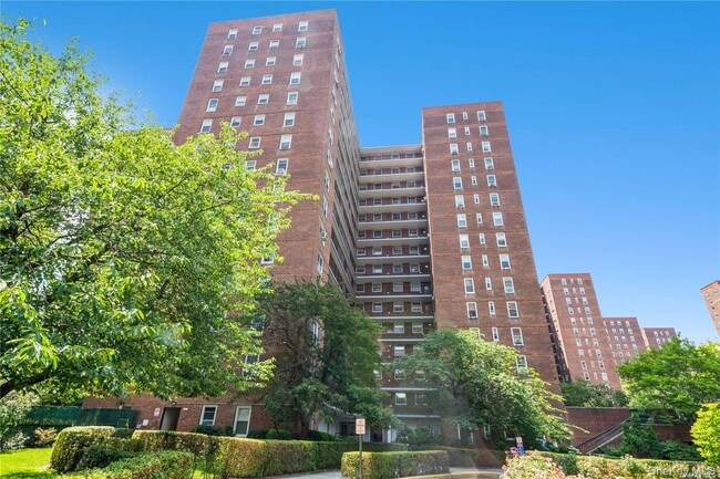 Building Photo - 98-20 62nd Dr Unit 9N