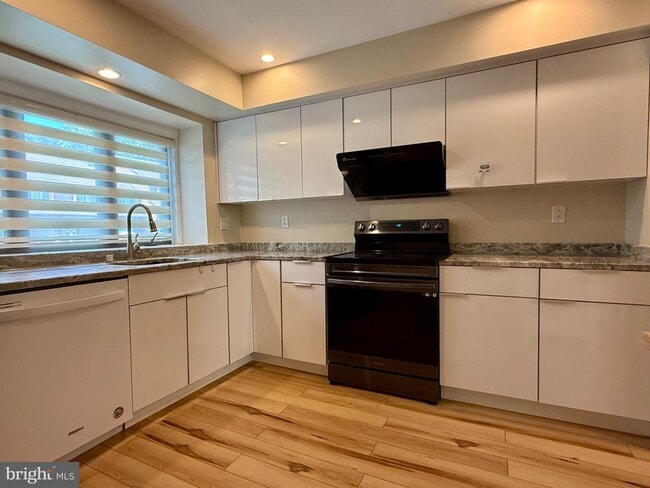 Photo - 5545 Doral Dr