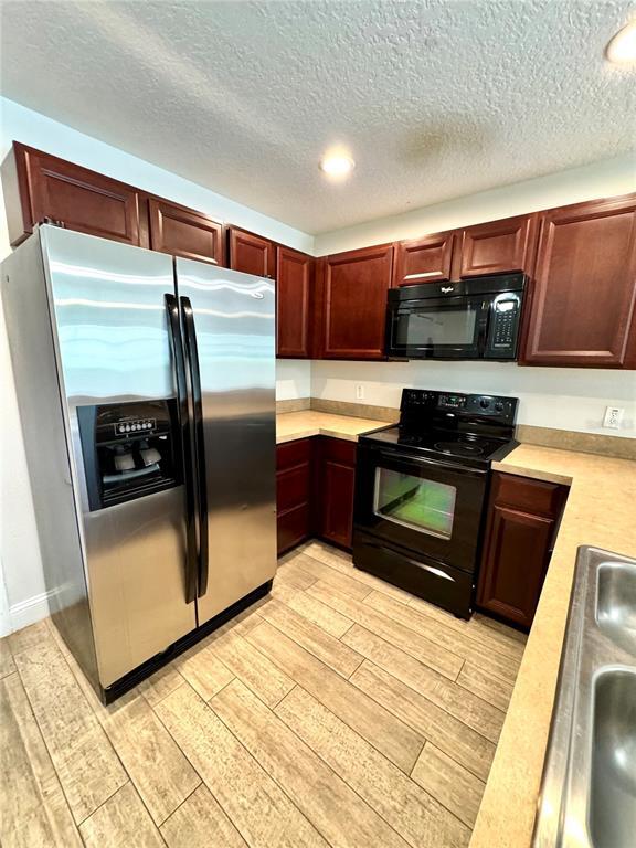 Photo - 13418 Tea Rose Way