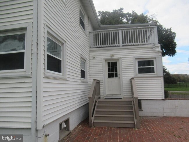 Building Photo - 1671 W Point Pike Rental