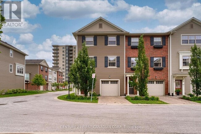 Photo - 1040 Coronation Dr
