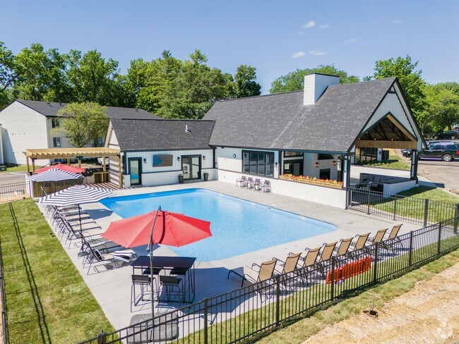 Beautiful Clubhouse, Pool, and Gym - 8Ninety at Loveland Rental