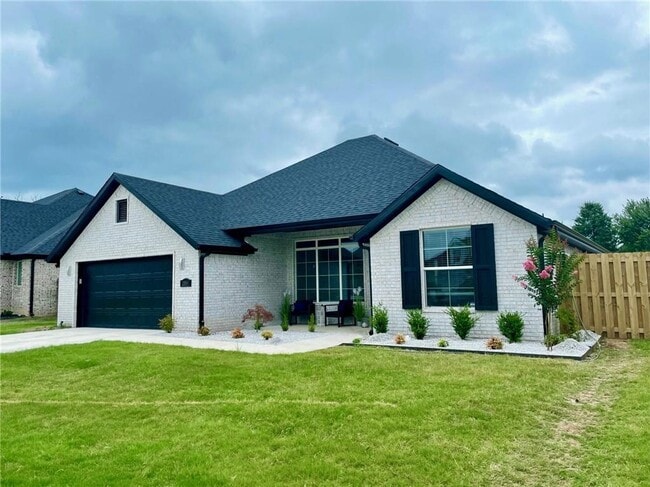 Photo - 2014 W Chandler Ave